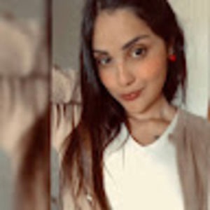 Meet your Posher, Laura maría